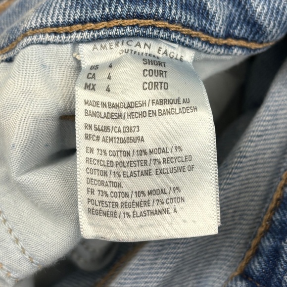 American Eagle Distressed Mom Jean Women's size 4P Medium Wash Blue Denim Jeans - Picture 3 of 4